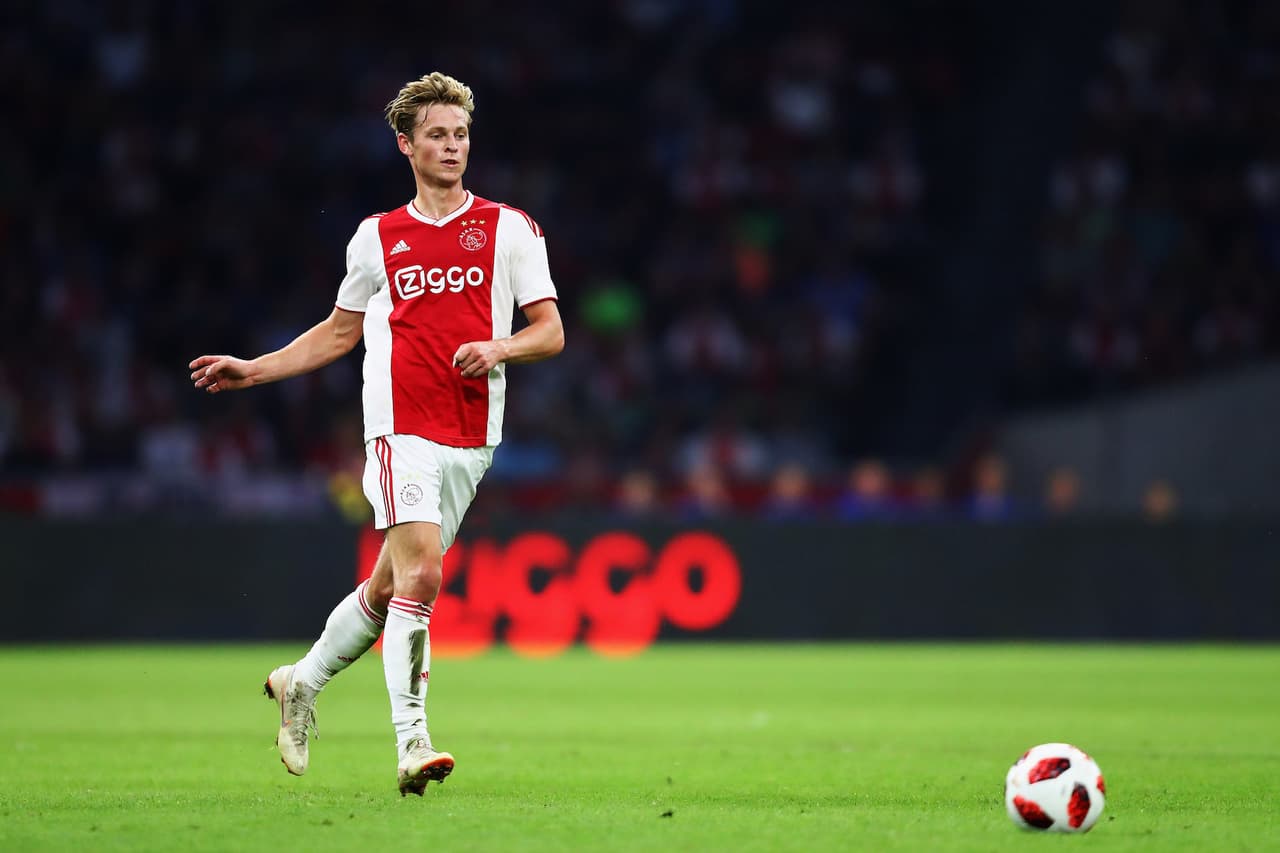 Las negociaciones entre el Barcelona y el Ajax por Frenkie de Jong parece que se estancaron y el joven holandés no se movería de su país.