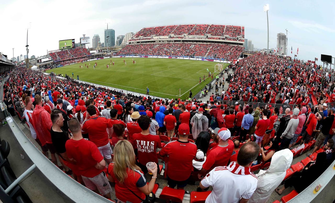 BMO FIELD (Toronto, Ontario, Canadá). Casa del Toronto FC. Fue inaugurado el 28 de abril del 2007. Fue recientemente remodelado y tiene capacidad para 30,000 espectadores.