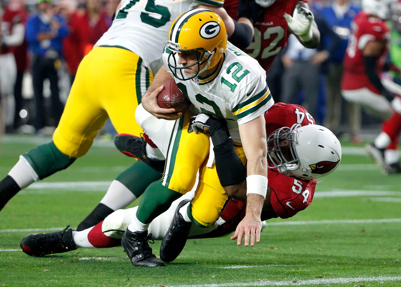 7 DWIGHT FREENEY – Otra estadística espectacular de los Cardinals sobre Green Bay fueron las 9 capturas de quarterback, todas sobre Aaron Rodgers que se llevó una paliza. El veterano Freeney colaboró con 3 capturas así como un balón suelto recuperado.