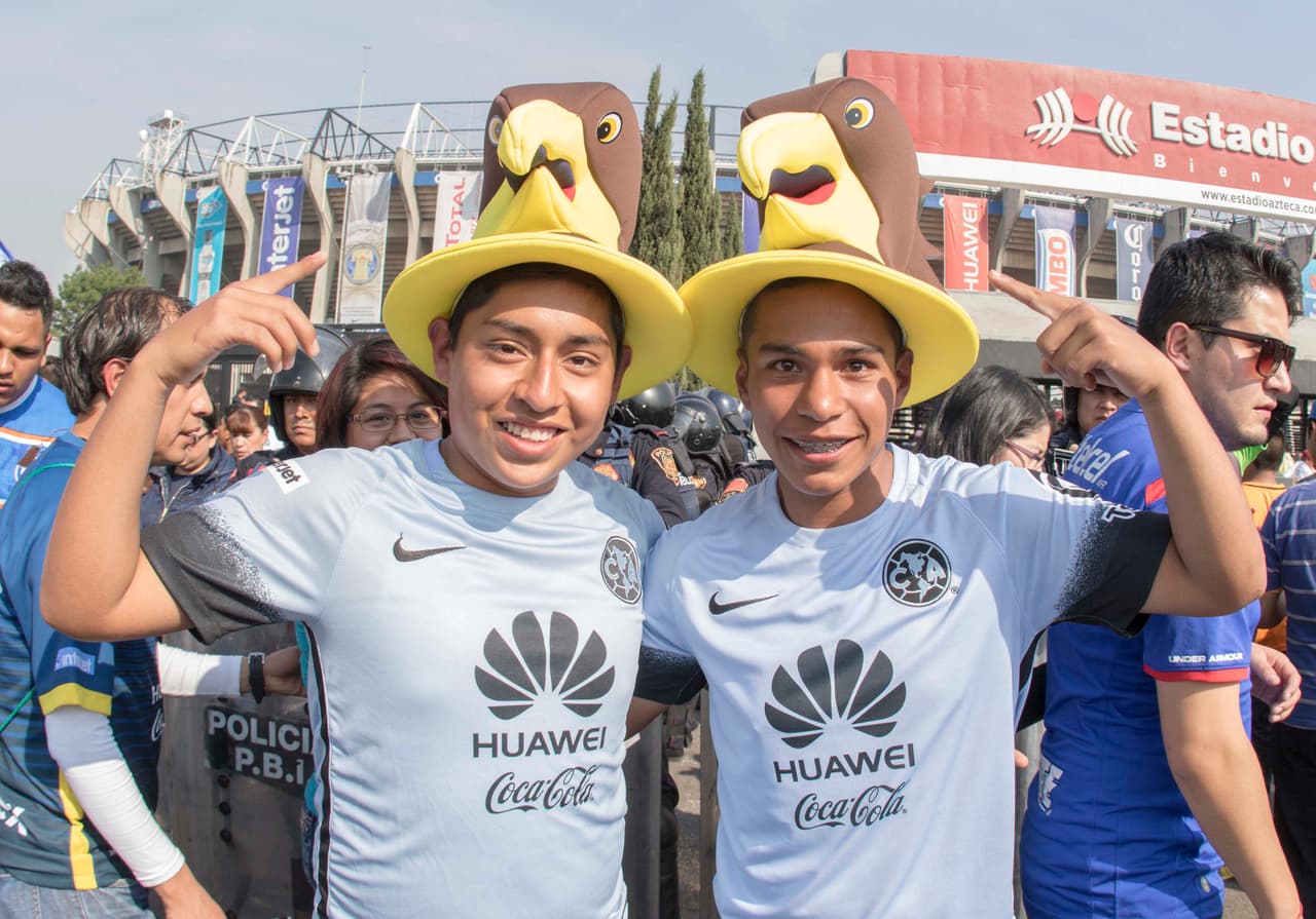 El colorido de la afición en la Jornada 7