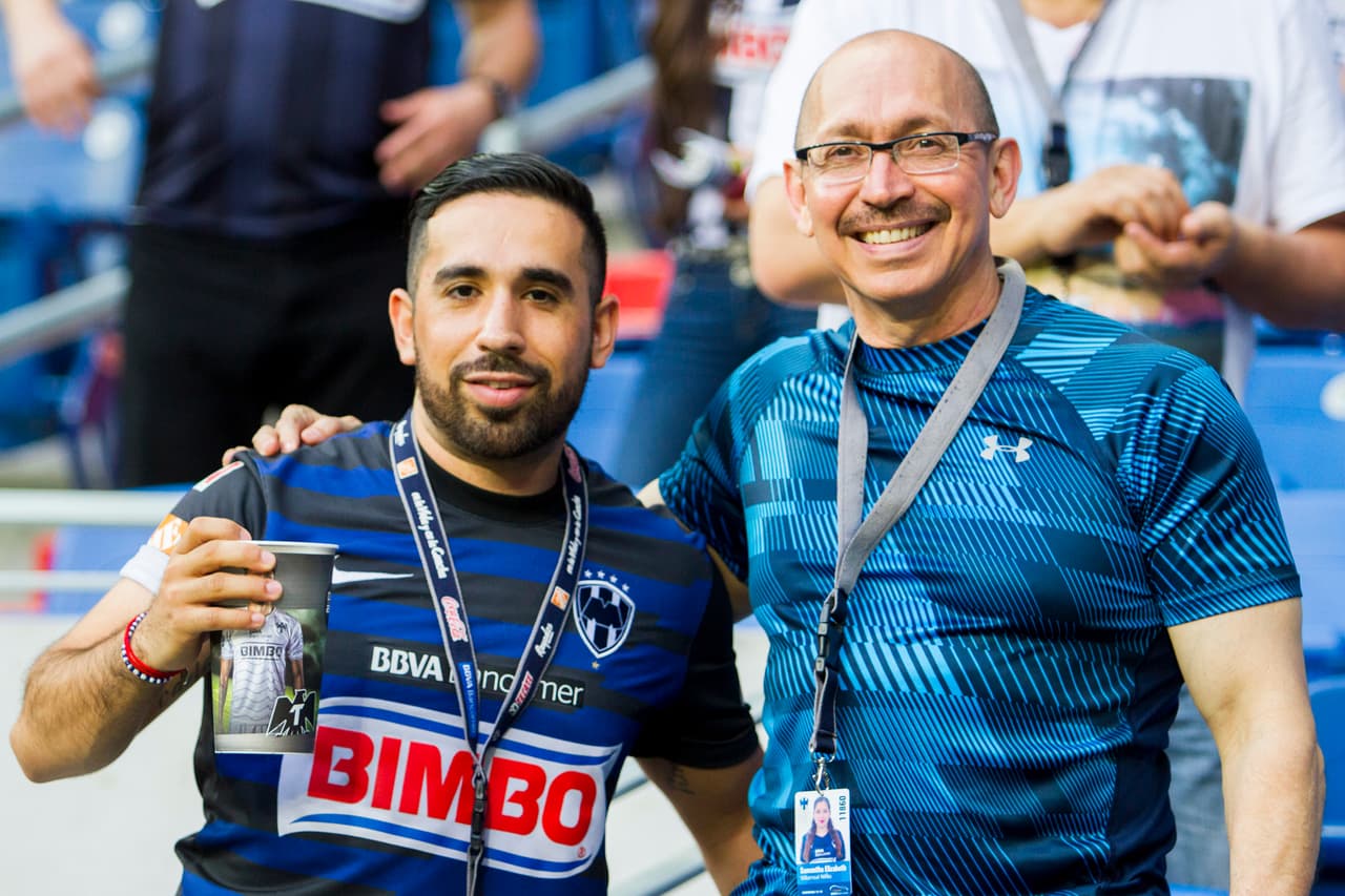 El colorido de la afición en la Jornada 7