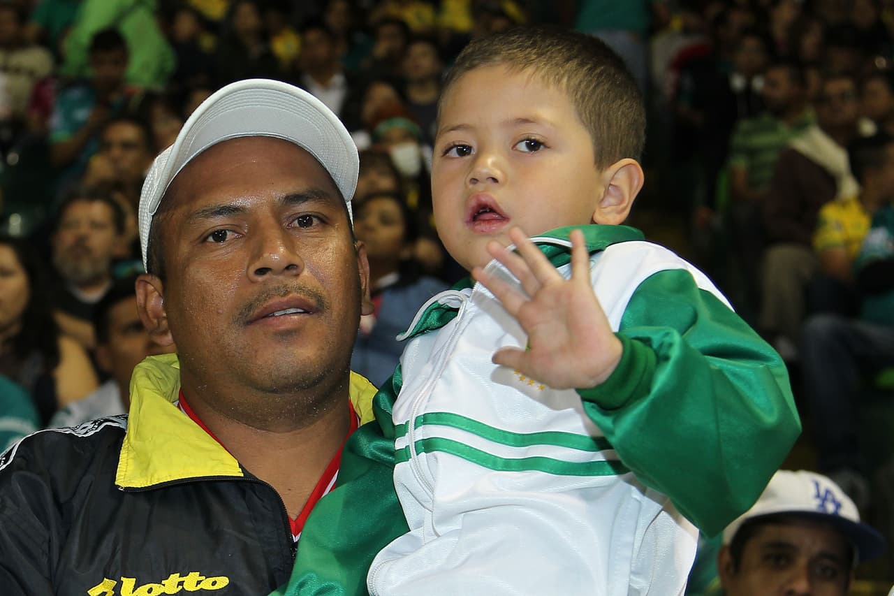 El colorido de la afición en la Jornada 7