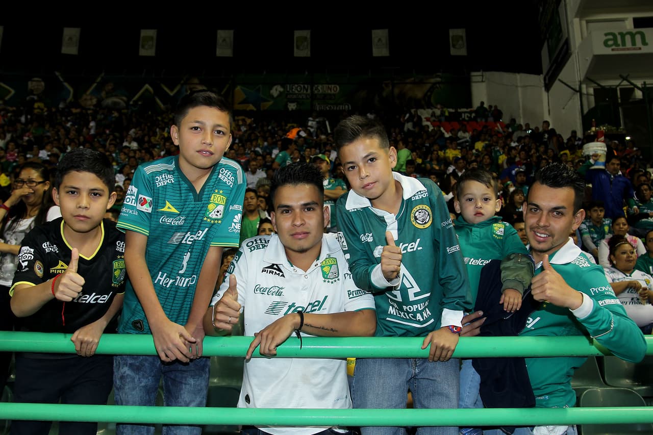 El colorido de la afición en la Jornada 7