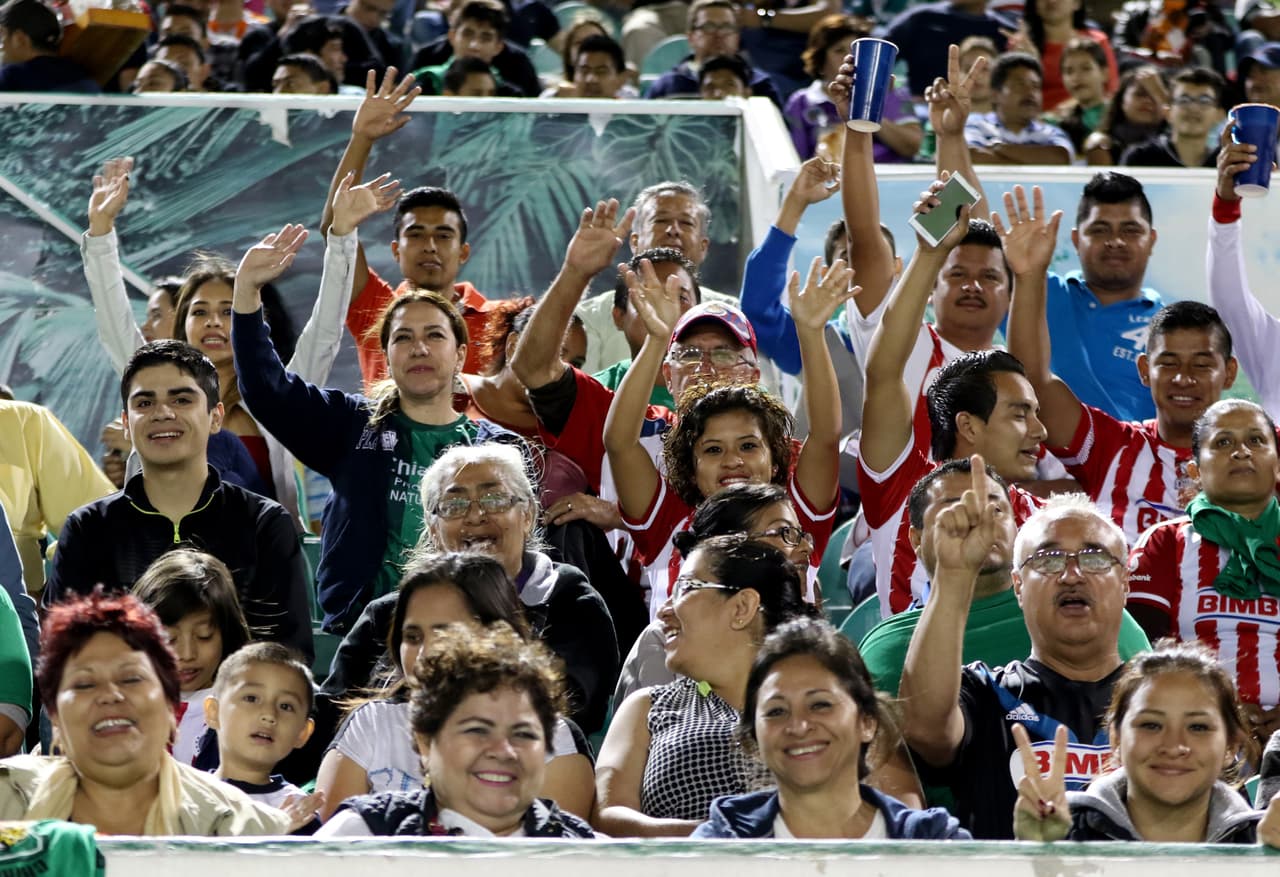 El colorido de la afición en la Jornada 7
