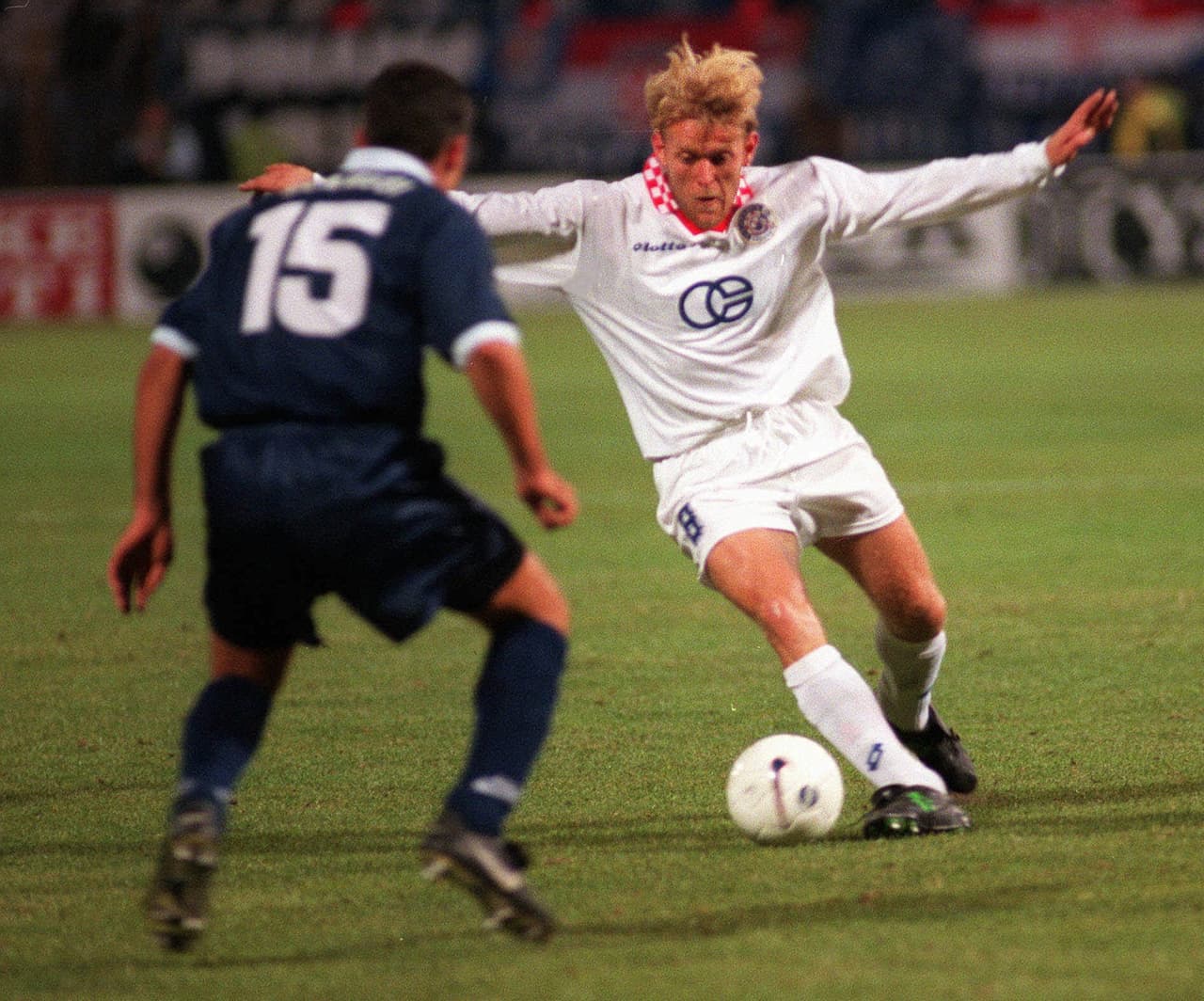 Como su ídolo, soñaba con ser jugador profesional, triunfar en su Selección y jugar en España, en el Barcelona.