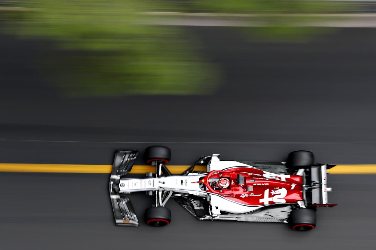 Por su parte, el finés Kimmi Raikkonen sigue buscando la mejor versión de su Alfa Romeo y no pudo pasar del noveno lugar en ambas prácticas.