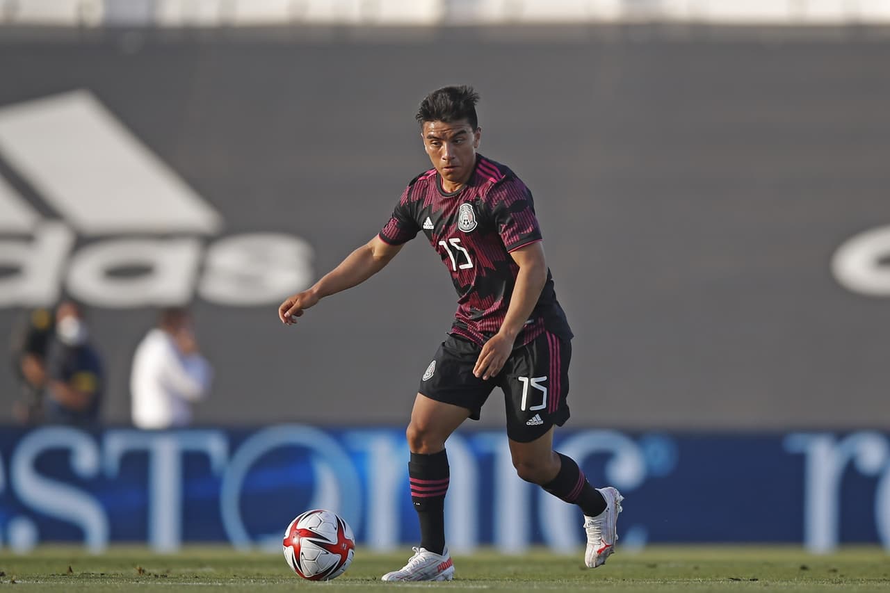 Jesús Angulo anota el único gol del partido y le da la victoria 1-0 al Tri sub-23 sobre Rumania.
