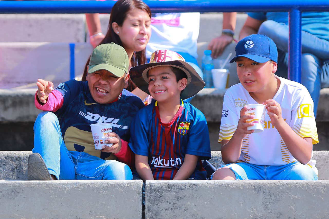 Los fanáticos le dieron un color diferente en las tribunas para el partido entre Pumas y Veracruz en el estadio Olímpico Universitario en la Jornada 1 del Clausura 2019 en la Liga MX.