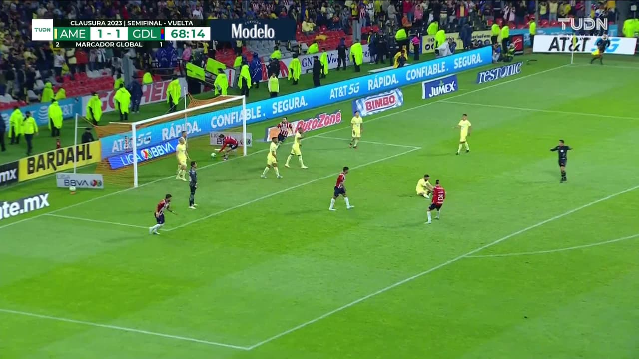 ¡TIRO ATAJADO! disparo por Alexis Vega.