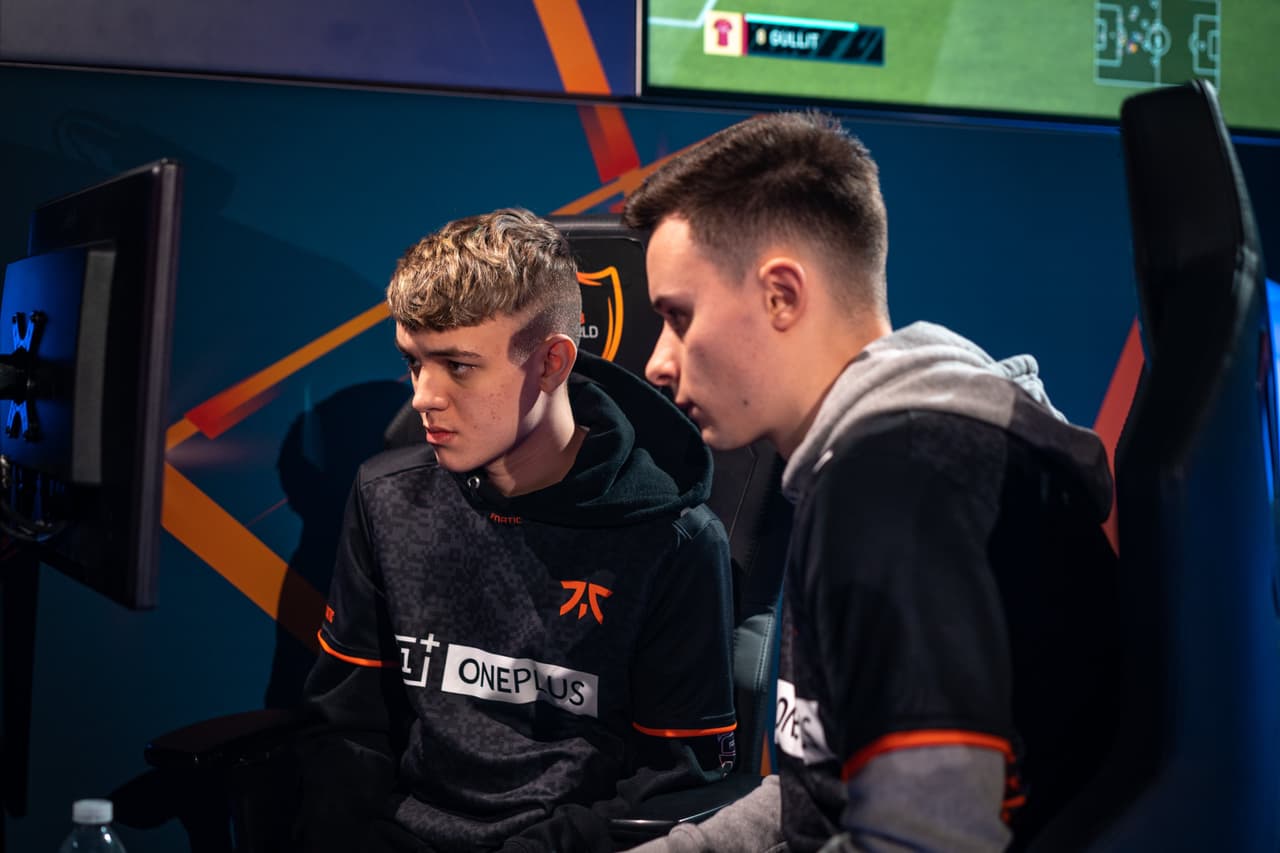 FNATIC. Luego de vencer en los partidos individual y de parejas (6-0) a Infinity, enfrentarán a Borussia e-Sports.