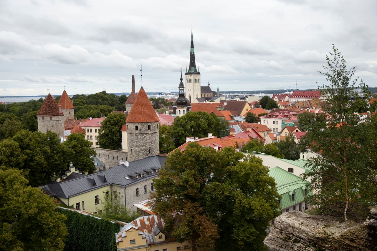 Tallin, sede por primera vez de una evento de la calidad de la Supercopa de Europa en su historia, es la capital de Estonia y en si misma guarda muchos detalles de color interesantes.