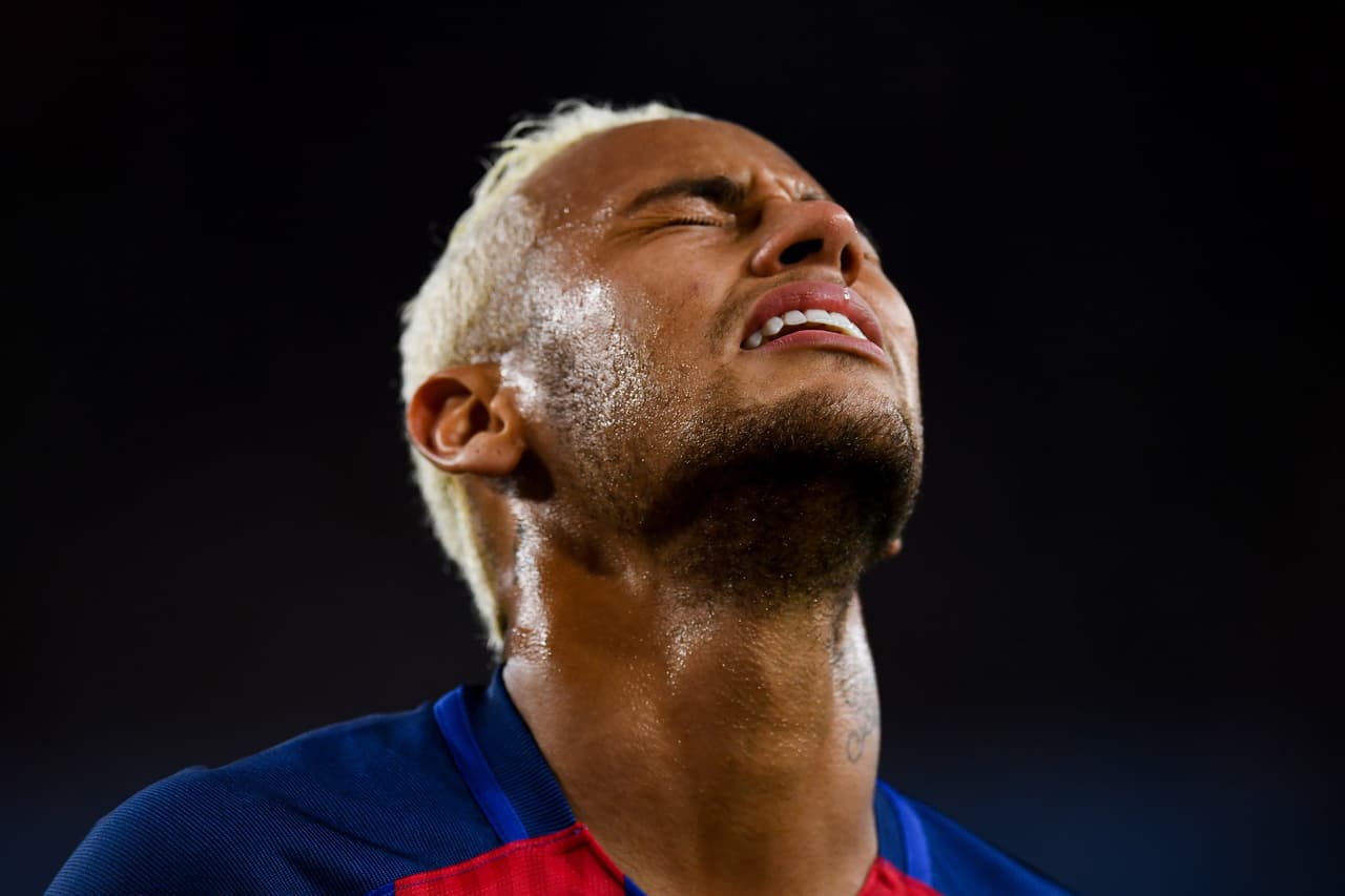 BARCELONA, SPAIN - SEPTEMBER 21: Neymar Jr. of FC Barcelona reacts during the La Liga match between FC Barcelona and Club Atletico de Madrid at the Camp Nou stadium on September 21, 2016 in Barcelona, Spain. (Photo by David Ramos/Getty Images)