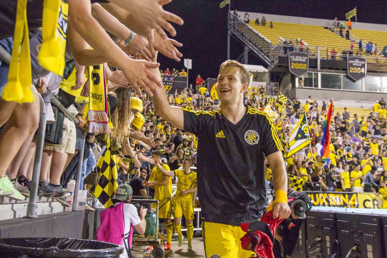 Columbus Crew sigue sumando de a tres. El triunfo frente a Toronto FC puede explicarse por actuaciones como las de Nicolai Naess, quien dejó pocas opciones de juego al conjunto escarlata. (Crédito: USA Today Images)