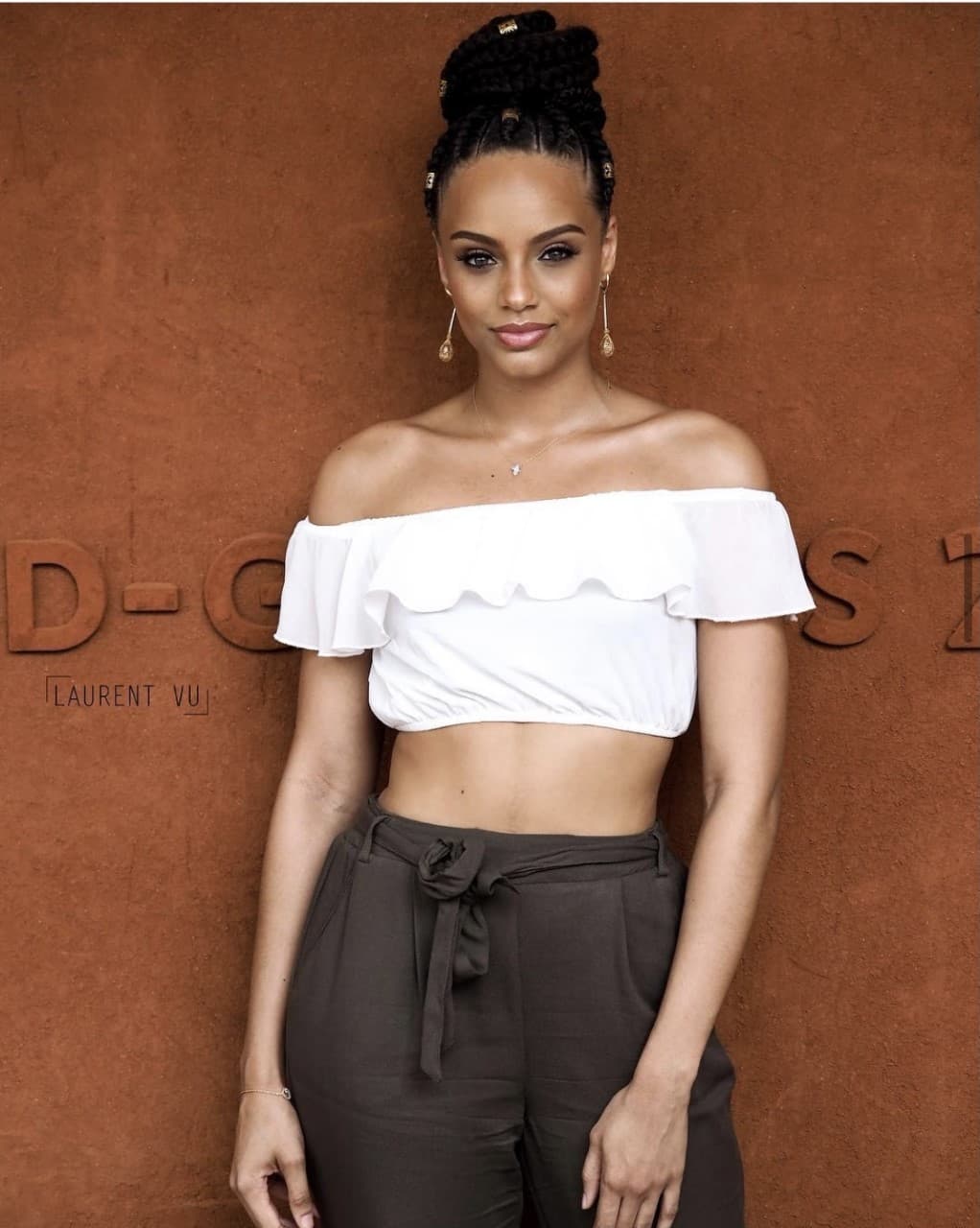 Alicia inició su carrera en el modelaje desde muy pequeña, pues a sus 19 participó por primera vez en el certamen de Miss Francia.