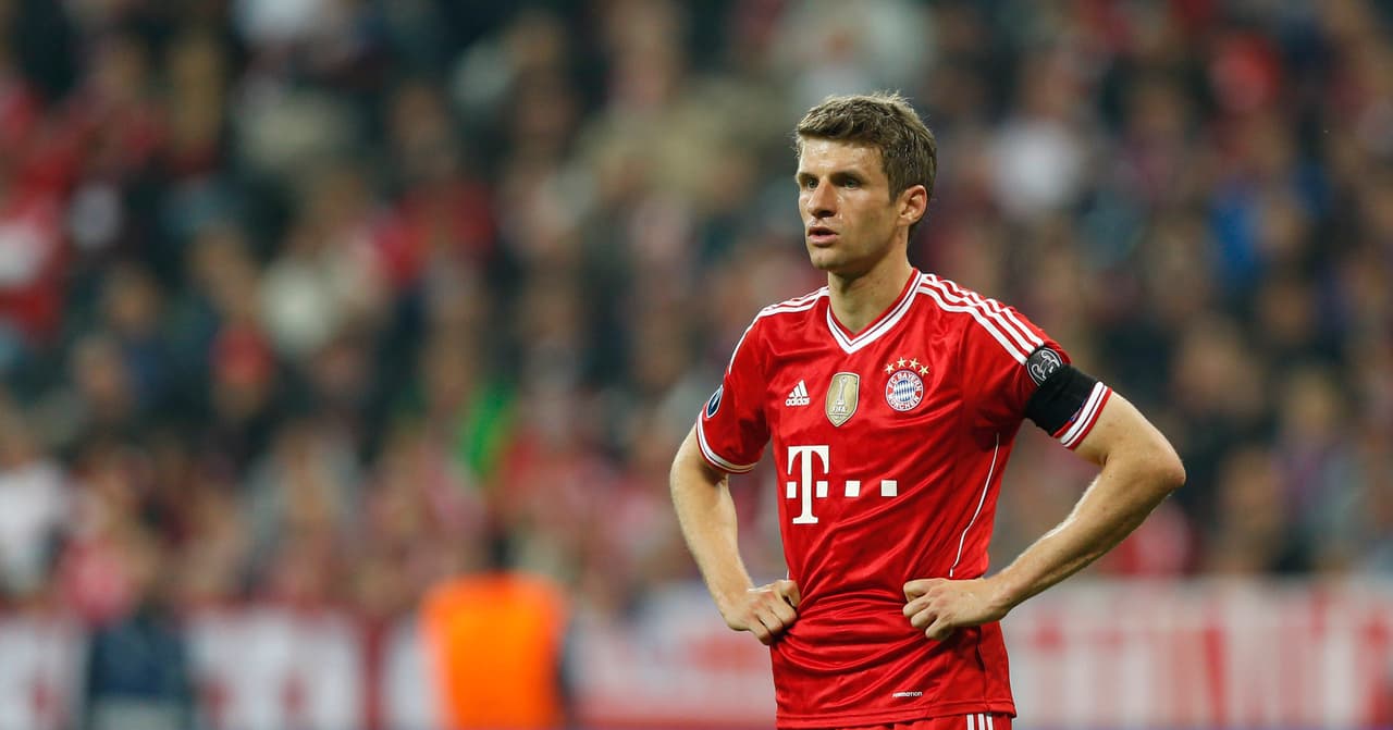 Thomas Müller, incredulo, aguantaba el final del partido que llegaría tan solo unos segundos después.