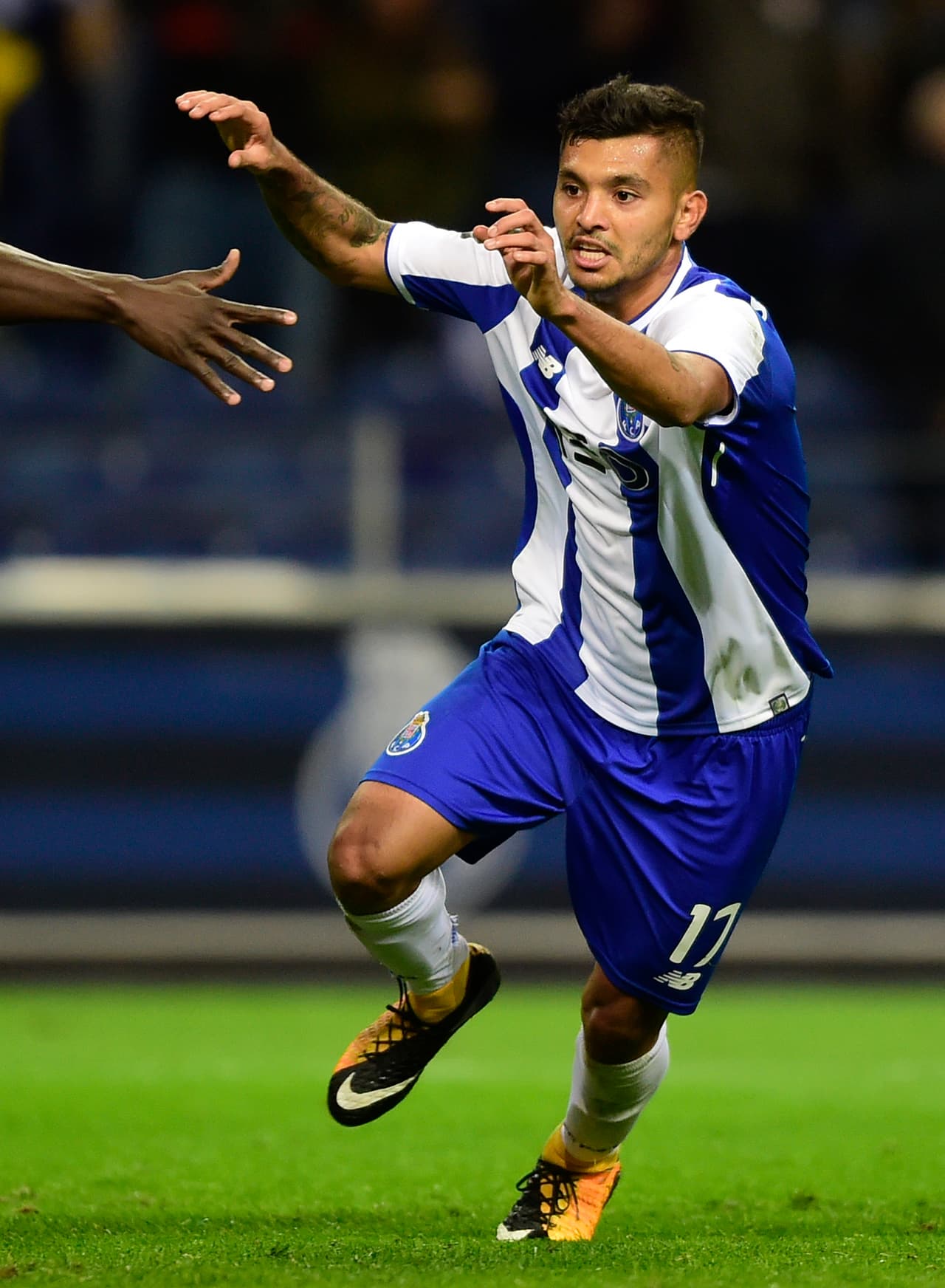 <b>Lunes 15 de enero / Estoril Vs. Porto: </b>por su parte, Jesús 'Tacatito' Corona ya ha jugado 15 partidos en la Liga y en 11 ha comenzado desde el pitazo inicial. Además, suma dos goles en el campeonato.