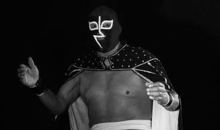 Muere Sombra Vengadora, leyenda de la lucha libre mexicana 