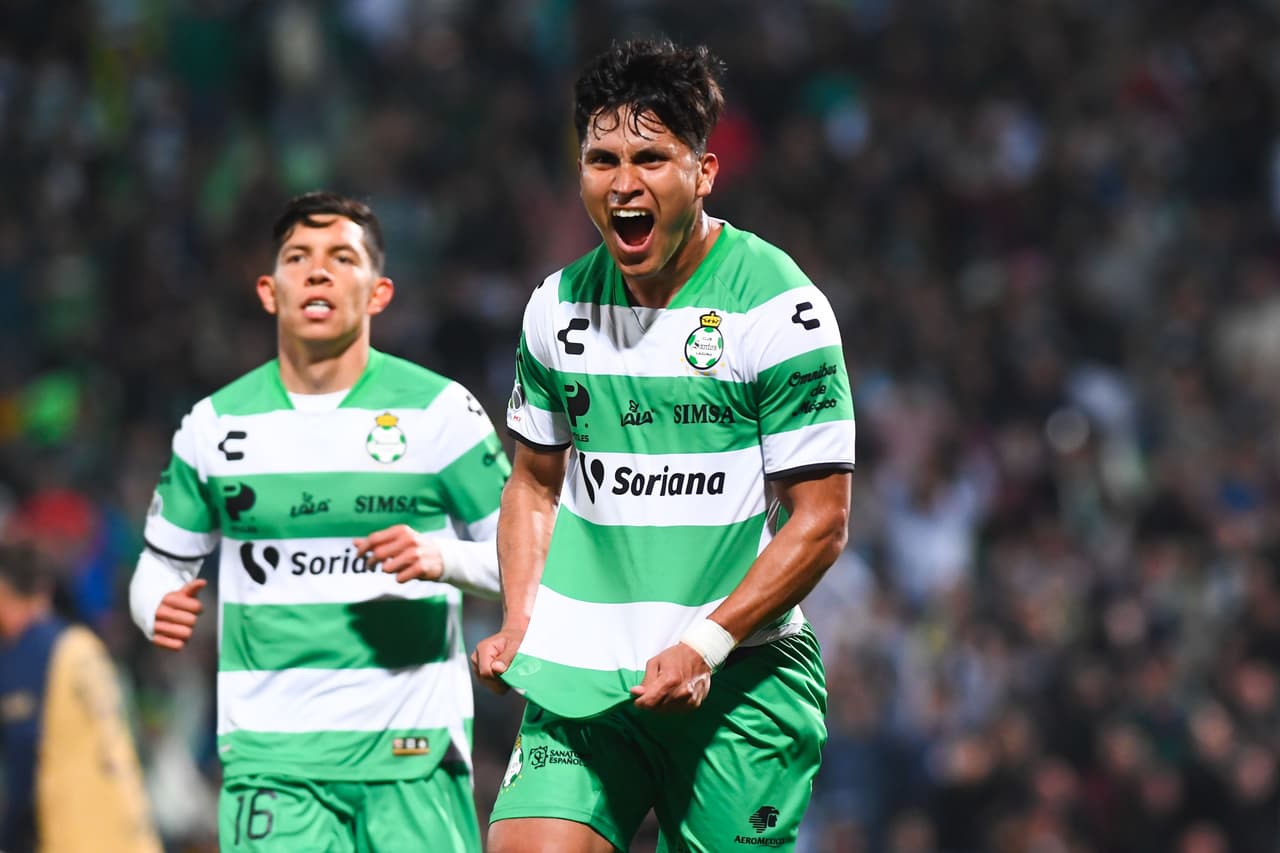 Santos Laguna logró un triunfo contundente ante unos Pumas que dejaron más dudas que certezas.