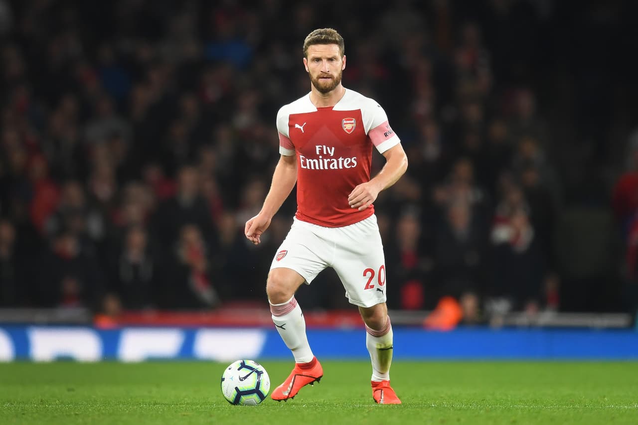 Hay una posibilidad de que el defensor Shkodran Mustafi (Arsenal) tenga una nueva oportunidad por fuera de Inglaterra. El A.C. Milan lo estaría buscando.