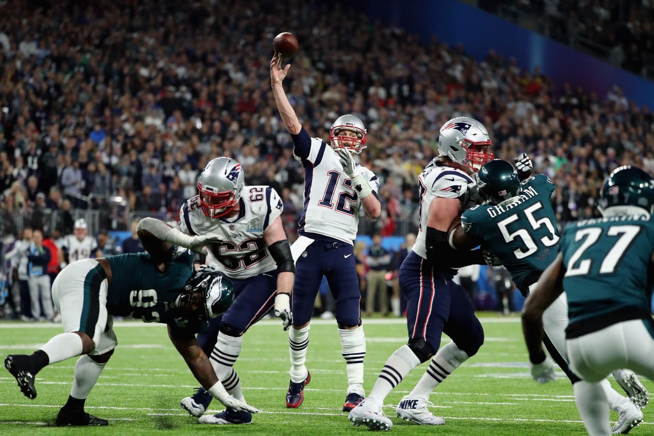 Antes del juego de hoy, el récord de yardas combinadas en un Super Bowl era de 929 en el Super Bowl XXII. Hoy, a falta de 4 minutos en el reloj, Eagles y Patriots superan ya las 1,050 yardas totales.