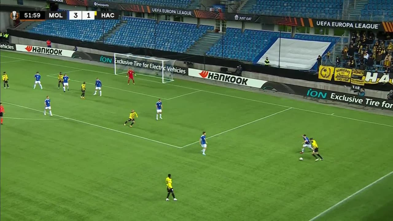 ¡TIRO ATAJADO! disparo por Mikkel Rygaard.