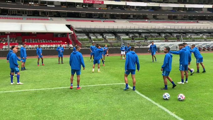 Guatemala entrena en el Estadio Azteca pensando en el Tri