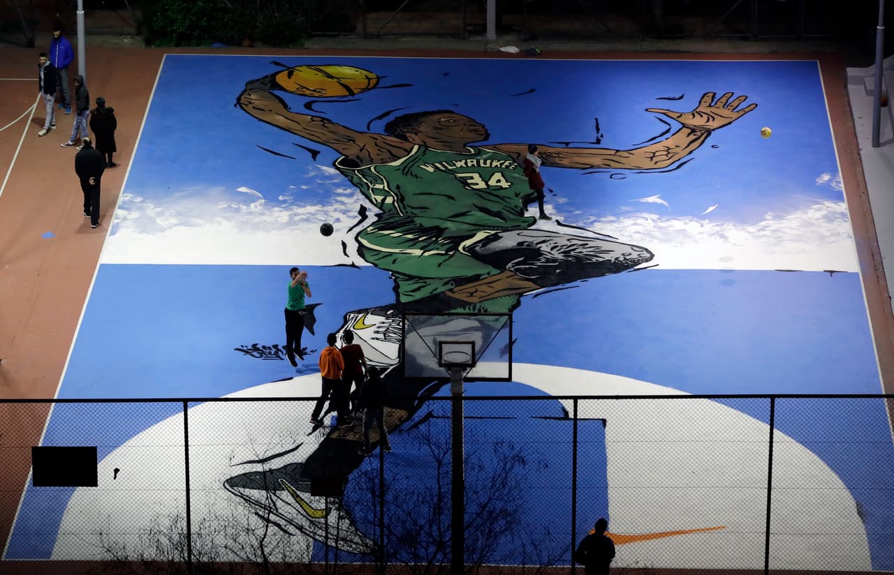 Por el momento, los Bucks de Antetokounmpo aventajan 2-1 a los Raptors de Toronto en la Final de la Conferencia del Este de la NBA.