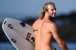 El surfista australiano Owen Wright gana el Fiji Pro y se convierte en la única persona en obtener dos rondas perfectas en la misma competencia. ©Getty   
