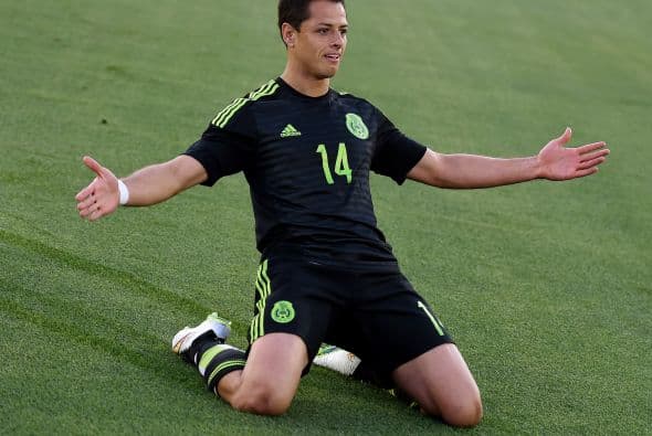 Equipo Copa Oro: La delantera sería ocupada por Giovani dos Santos y Javier “Chicharito Hernández que han enseñado su buen nivel ante Ecuador, pero seguramente el nombre de Carlos Vela también aparecerá en dicha lista.