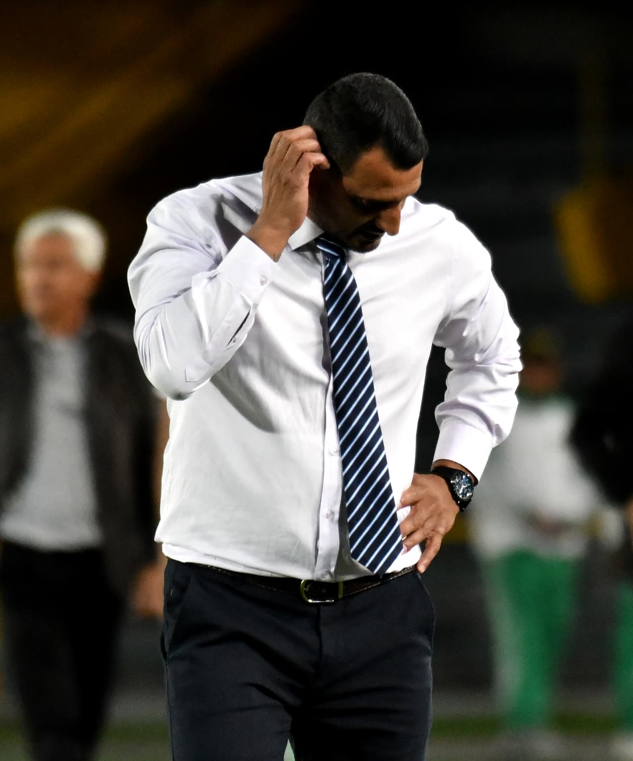 La frustración del técnico de Independiente FBC de Paraguay, Mario Vicente Jara, fue evidente con ese tipo de malos cobros.