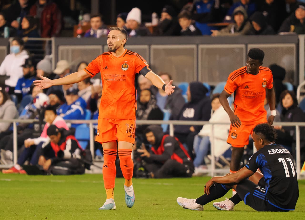 Cristian Espinoza le pone freno al Houston capitaneado por Héctor Herrera