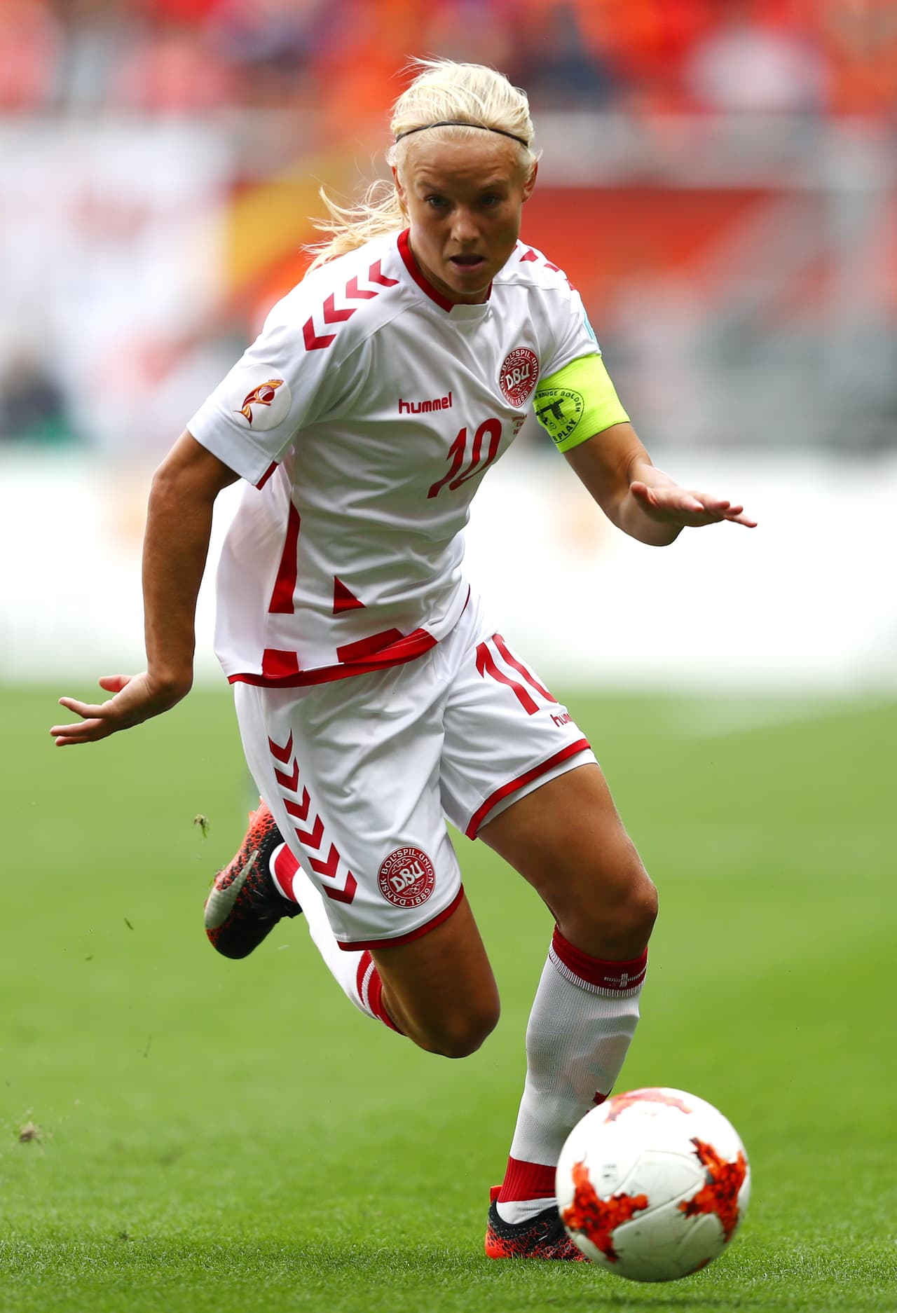 5. Pernilla Harder (Dinamarca / Wolfsburgo) - 60 puntos