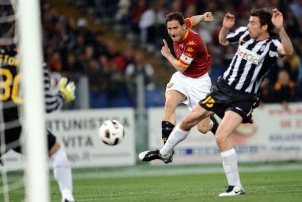 Francesco Totti ha mantenido a flote a los romanos, pero esta vez no vio puerta.