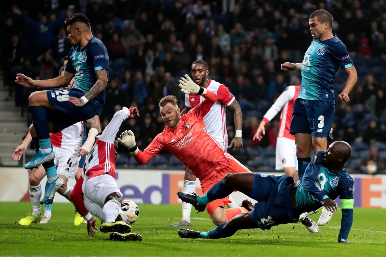Con goles de Luís Díaz, autogol de Tyrell Malacia y gol de Francisco Soares, Porto gana y clasifica como líder del grupo G.