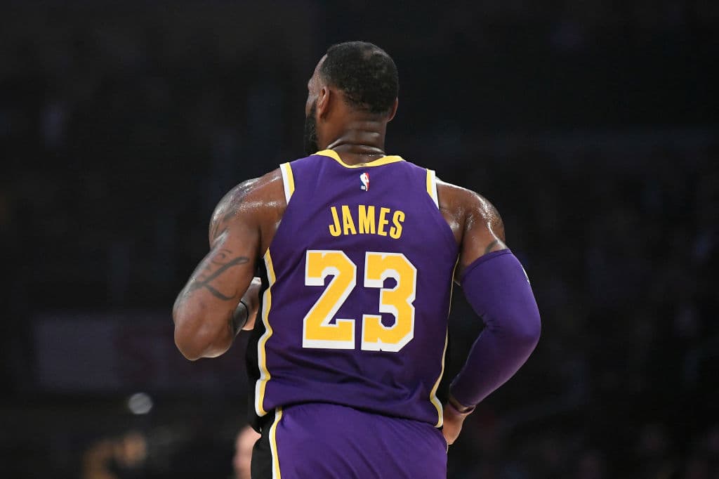 Pese a que sobre LeBron se cierne una presión muy grande por el calibre de jugador que es y con la encomienda de llevar a los Lakers a los Playoffs, no pudo aislarse de su momento personal.