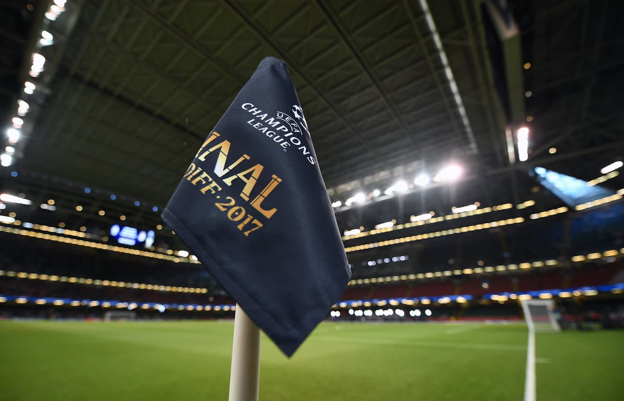 Todo está listo, solo que da que salten los equipos al campo y que el árbitro de la señal para que fútbol, el deporte más hermoso del mundo, se tome por completo a Cardiff.