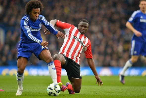 Pese al gol en contra erl Southampton se mantendría en la batalla presionando la salida del Chelsea y no dejándolo jugar.