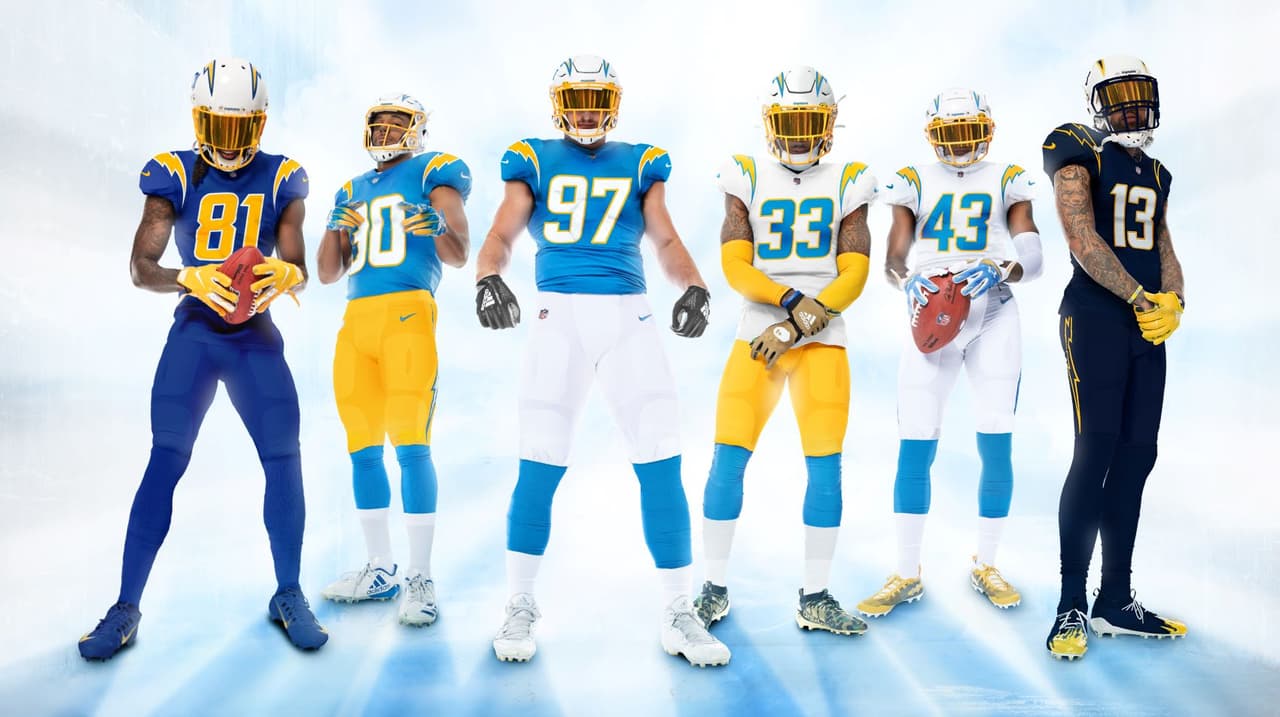 Chargers presume su nueva línea de uniformes