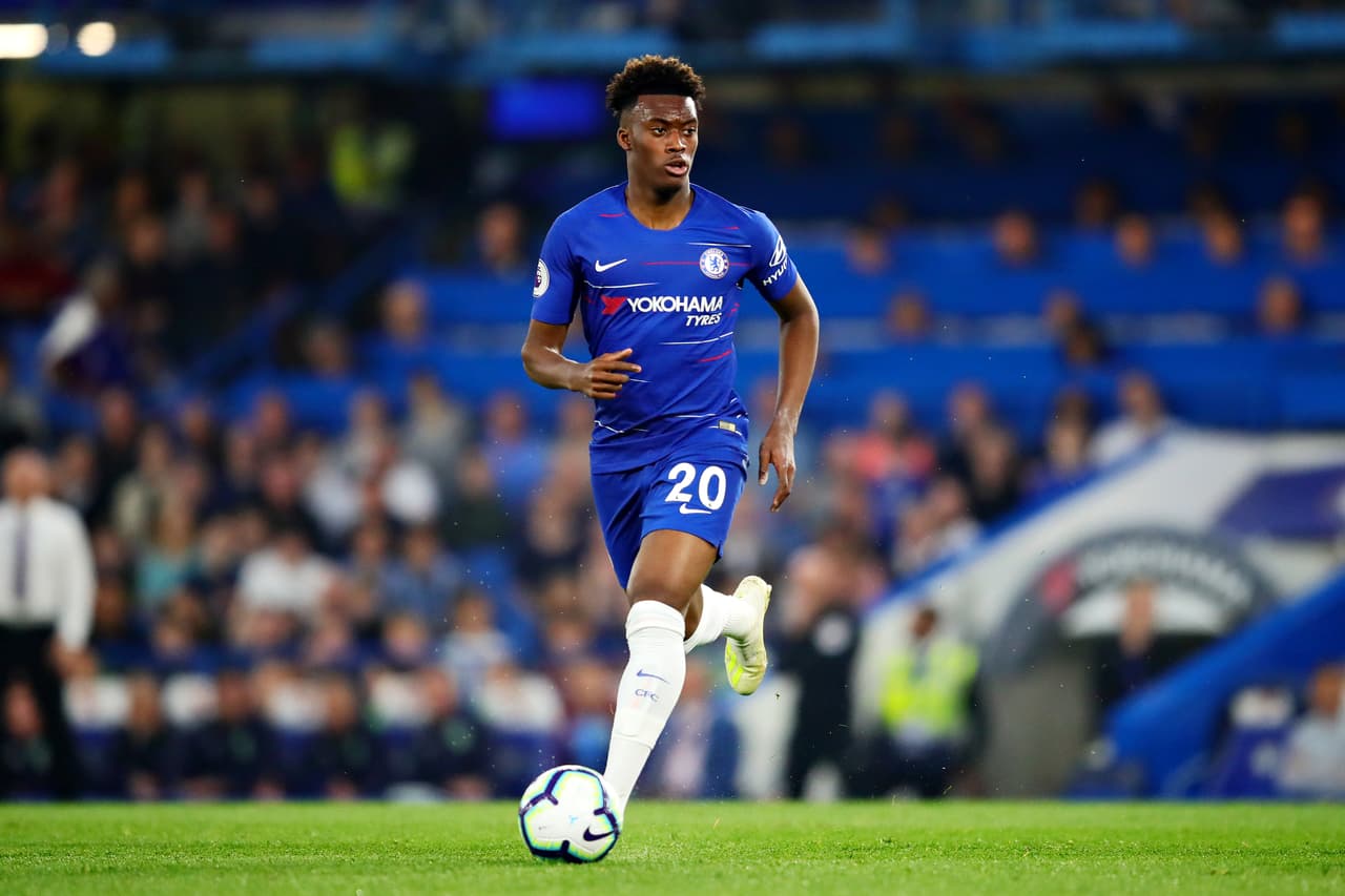Callum Hudson-Odoi, inglés del Chelsea, nacido el 7 de noviembre de 2000.