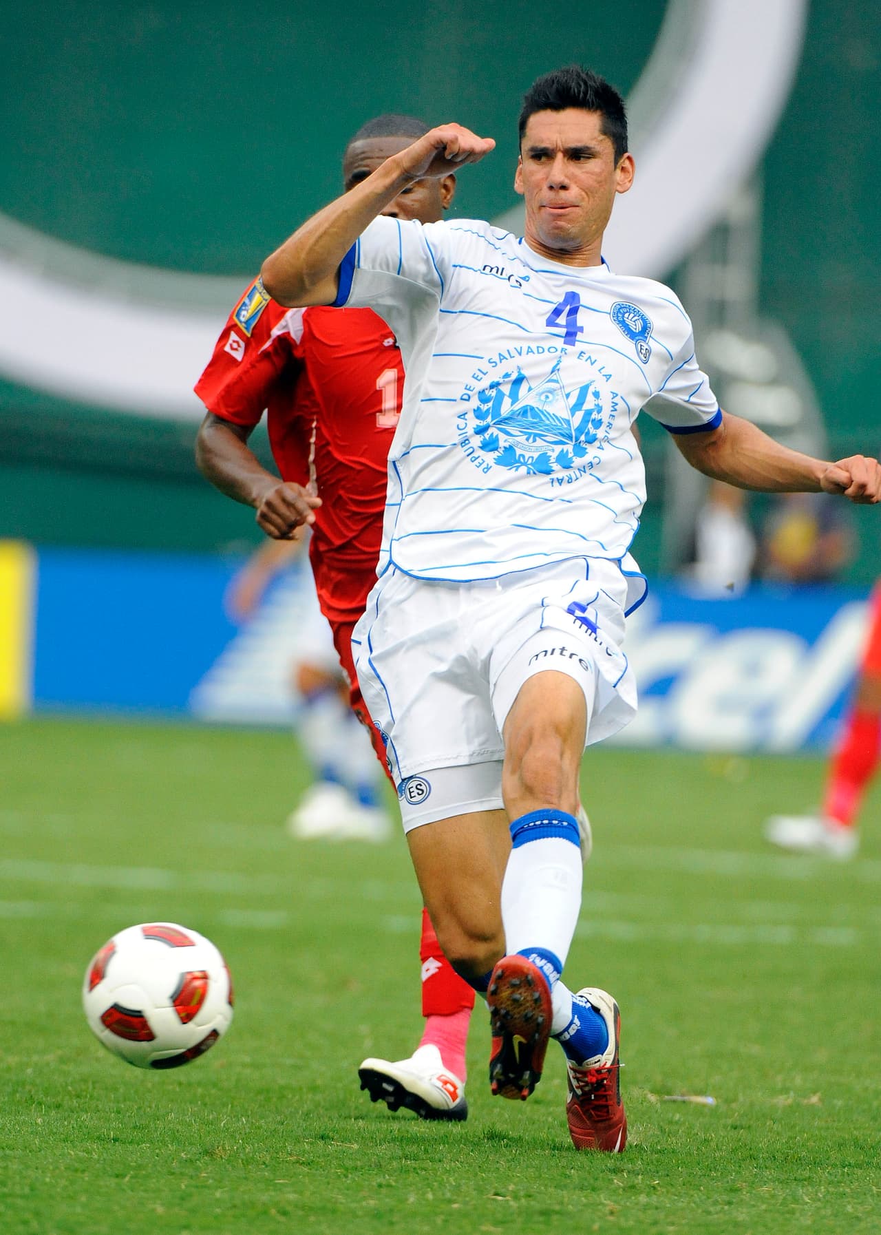 Otro internacional salvadoreño con una amplia carrera en MLS es Steven Purdy.
<br>