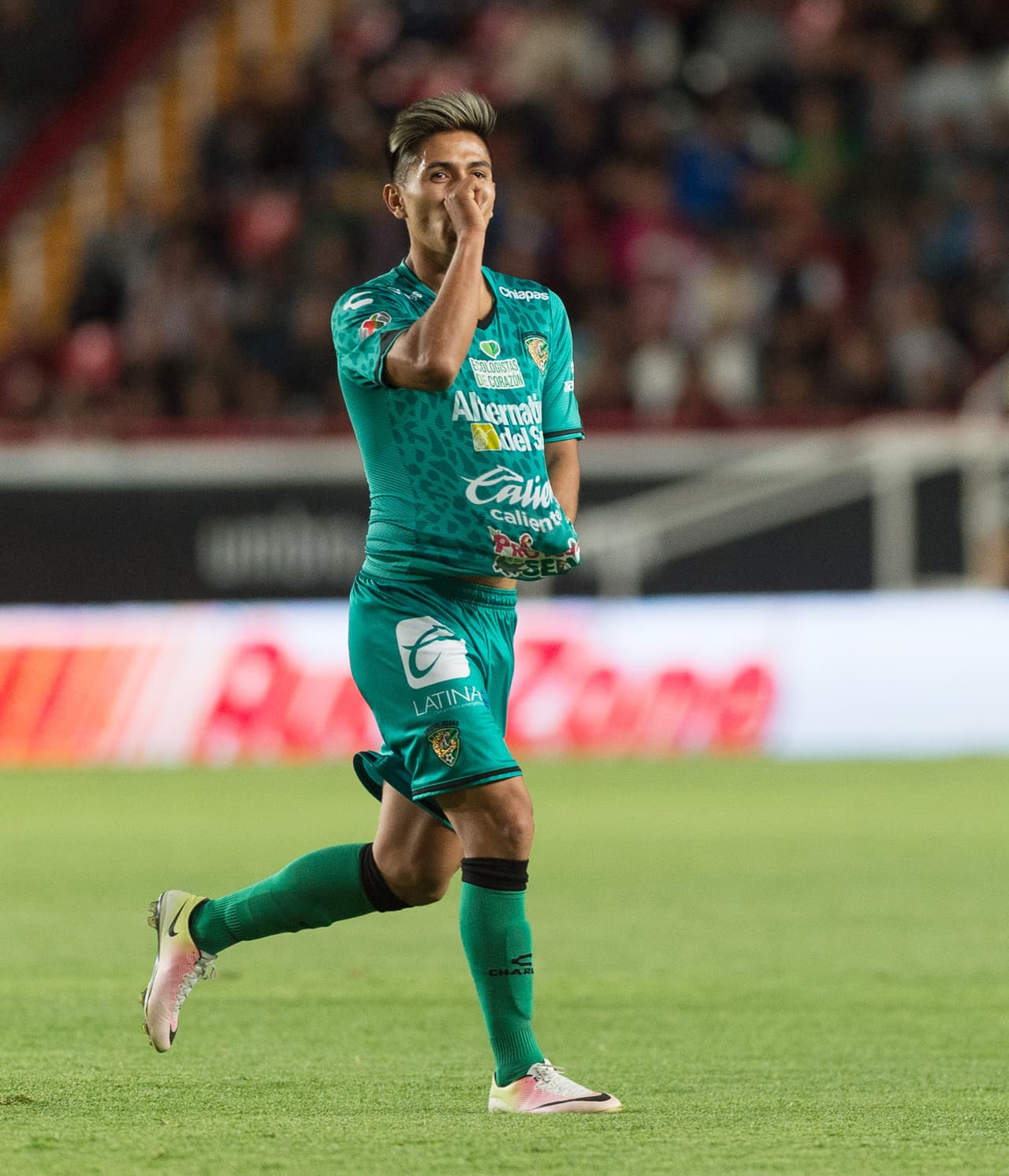 Alta: Dieter Villalpando (Jaguares Chiapas).