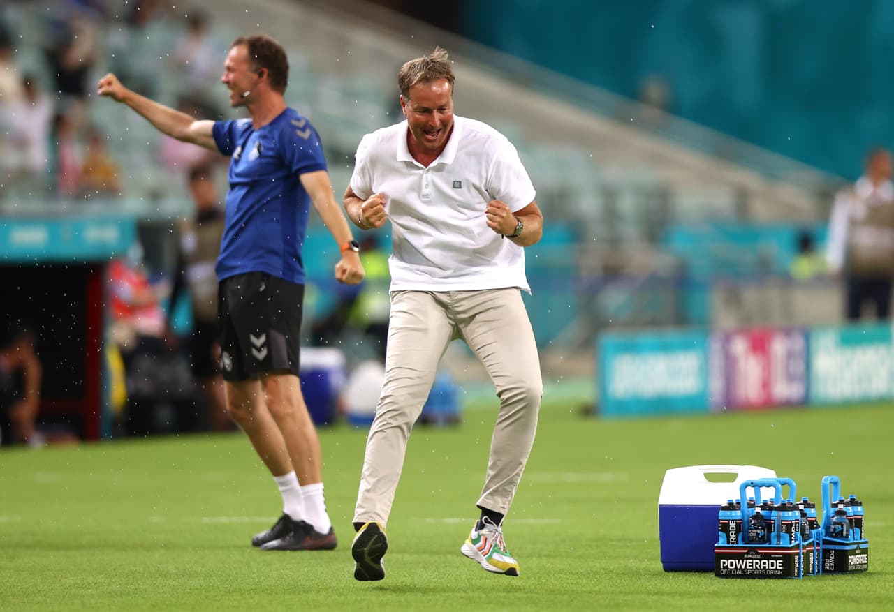 Dinamarca se fue al frente rápidamente en el partido y el estratega Kasper Hjulmand no podía controlar su alegría.