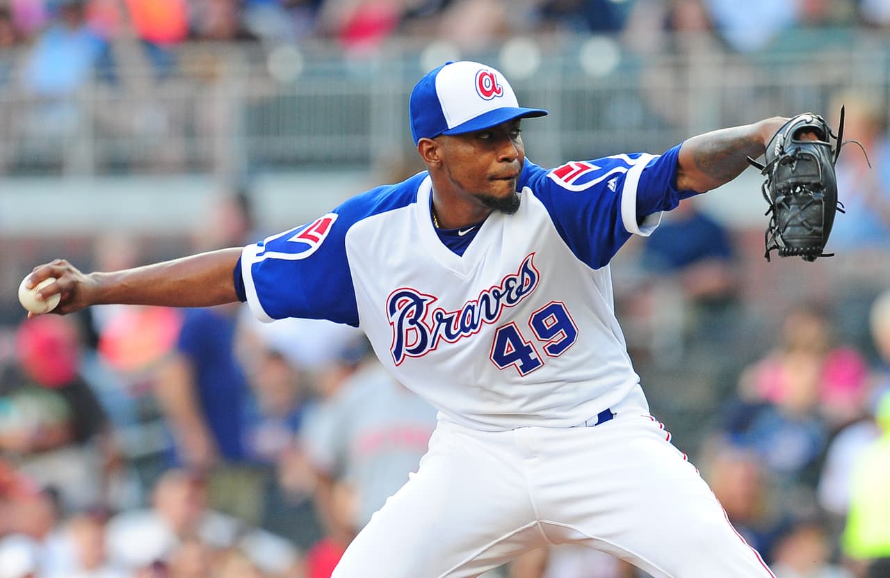 Después de jugar en su país el lanzador llegó a los Estados Unidos a jugar en las Ligas Menores en el 2008 con los Danville Braves.