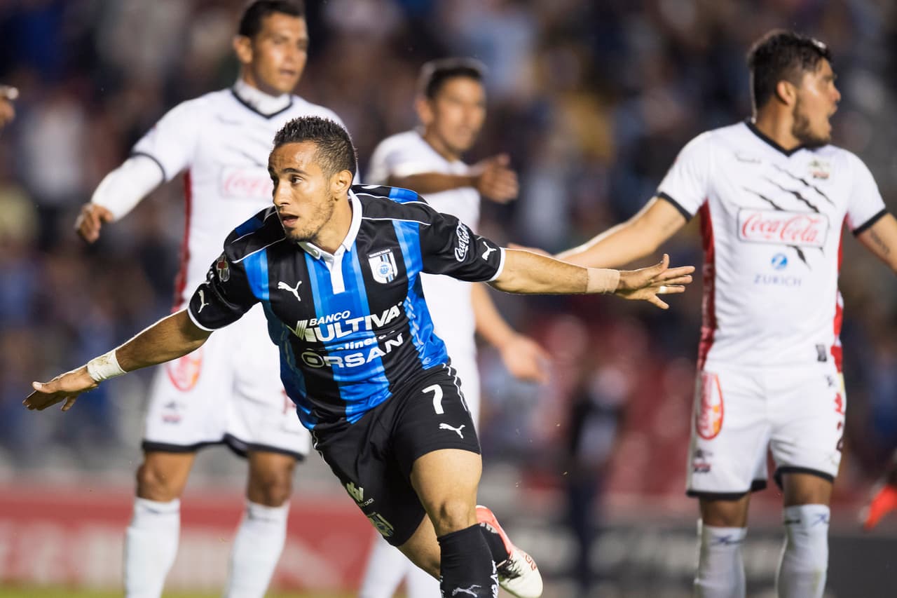 Camilo Sanvezzo marcó dos goles y puso una asistencia.