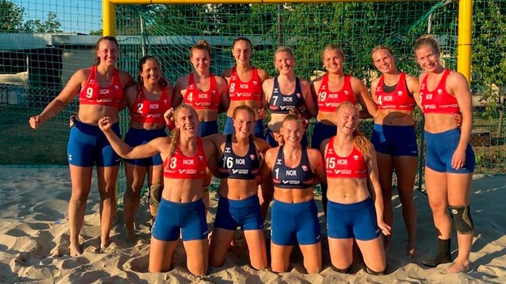 Multan a jugadoras de handball que se negaron a usar bikini