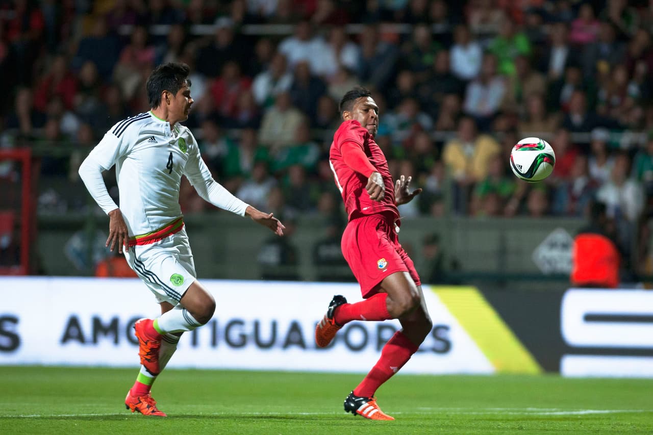 7 Miguel Ángel Herrera – Como toda la defensa, dejó ver su falta de acoplamiento, pero con lo poco que llegó Panamá se fue asentando y cumplió con una buena actuación.