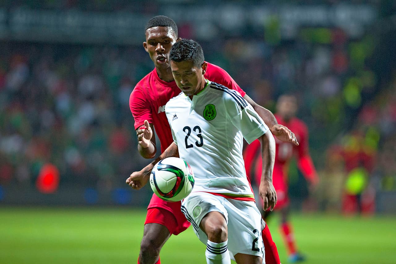 7 Elías Hernández - Entró en la segunda mitad y tuvo más aporte defensivo que ofensivo. No desentonó con el equipo mexicano.