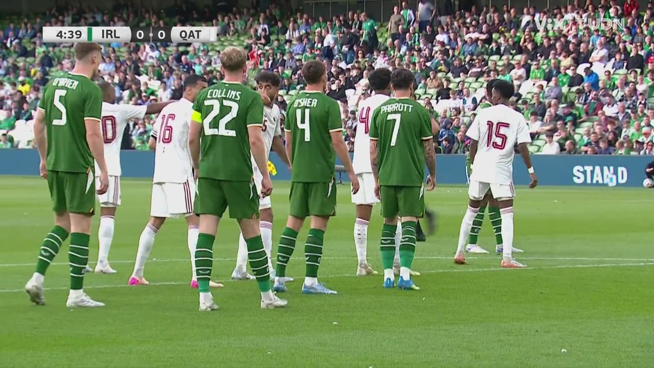 ¡Gooooool de Irlanda! Se ponen bastante temprano arriba del marcador
