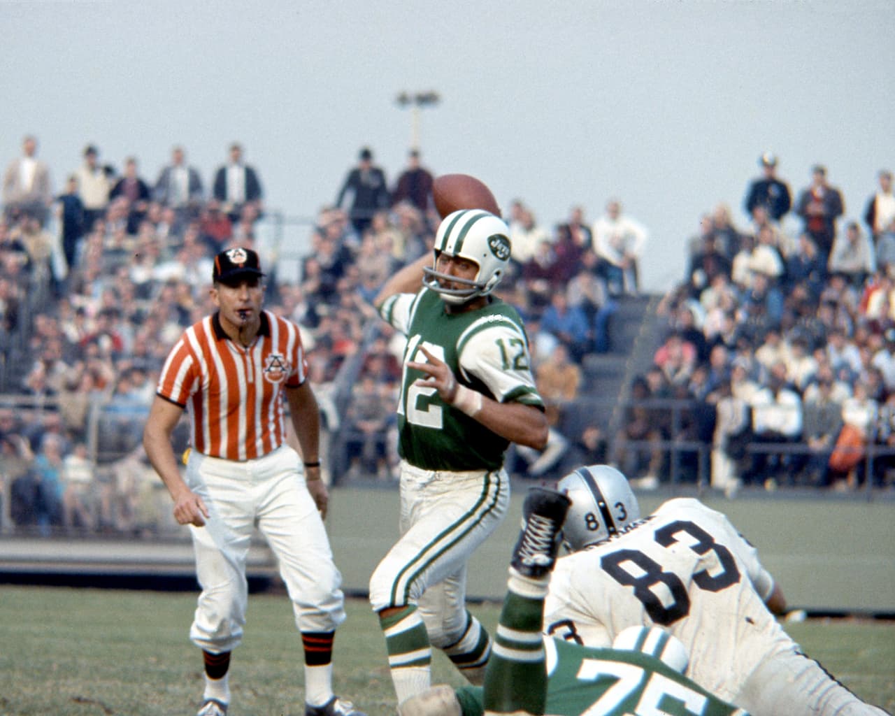 1967 Ofensiva número 1 NFL - New York Jets. No avanzó a playoffs de la Liga Americana. Fue la mejor ofensiva tomando en cuenta ambas Ligas (NFL y Liga Americana).