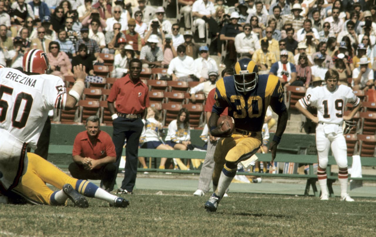1973 Ofensiva número 1 NFL - Los Angeles Rams. Pierde con los Dallas Cowboys el Playoffs Divisional de la Conferencia Nacional.